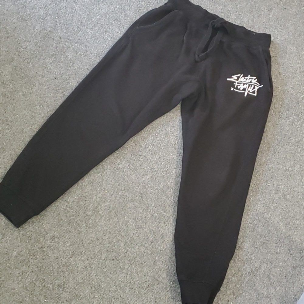 ELECTRIC FAMILY sweats.    #2834